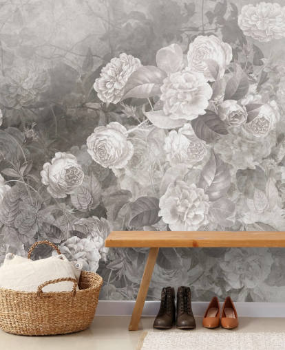 Personalisierbare schwarz-weiße Rosentapete namens A Kiss of Roses von Ms. Tiff für Flure und Heimbüros Personalisierbare schwarz-weiße Rosentapete namens A Kiss of Roses von Ms. Tiff für Flure und Heimbüros
