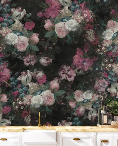 vaaleanpunainen ja valkoinen mukautettu barokkikukkamaalaus nimeltä Moody Baroque Floral Scene by Bloomery Decor vaaleanpunainen ja valkoinen mukautettu barokkikukkamaalaus nimeltä Moody Baroque Floral Scene by Bloomery Decor