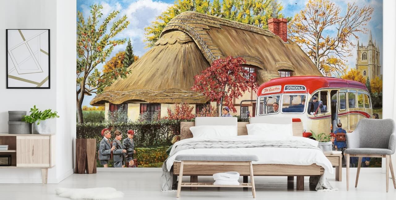 rieten huisje met schoolbus en kinderen in herfstbehang