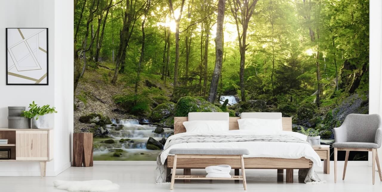 grön vattenfall tapet kallad Forest Waterfall på Wallsauce för sovrum, badrum och kontor grön vattenfall tapet kallad Forest Waterfall på Wallsauce för sovrum, badrum och kontor