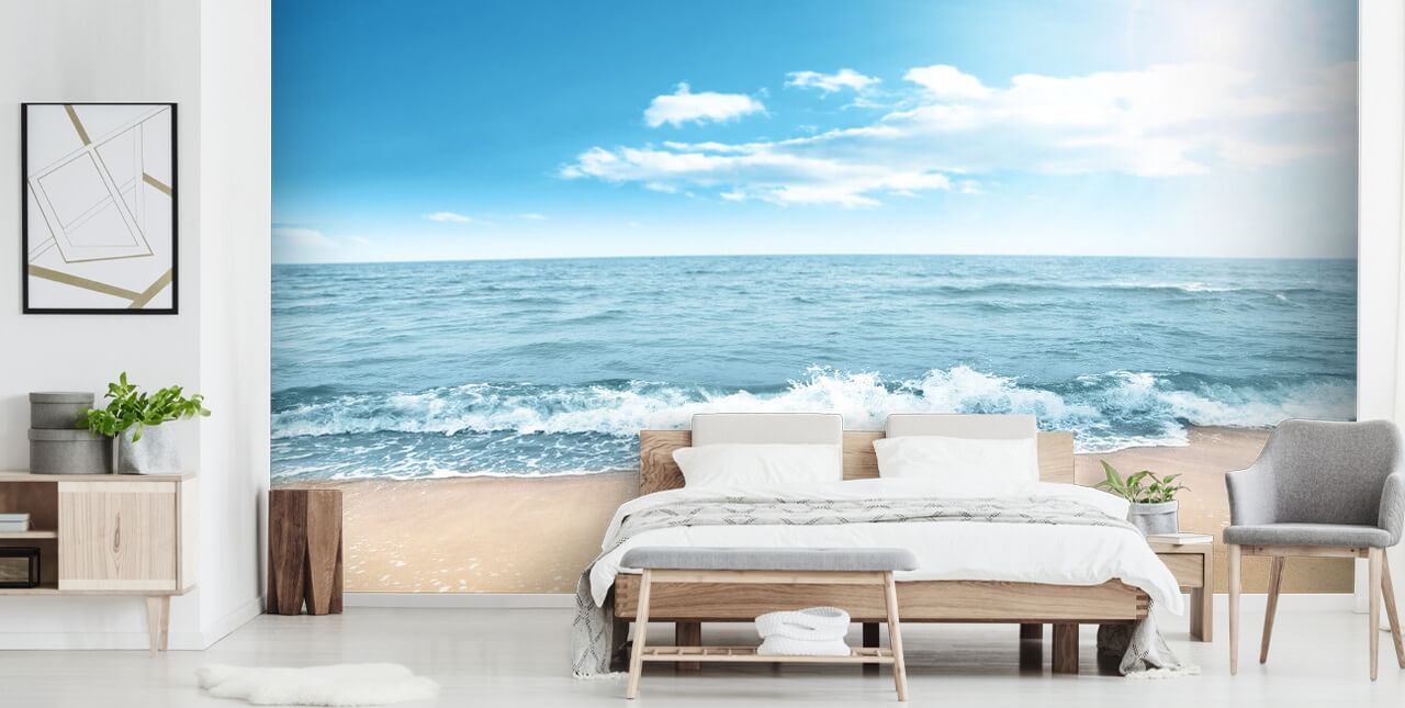 Papel de Parede Frothy Waves on Sunny Beach