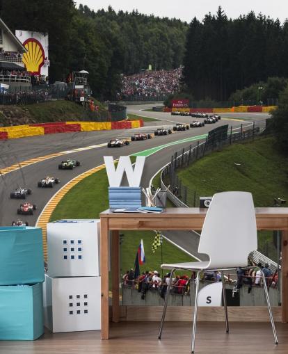 Zoomad ut bild av F1 Race Track Bakgrund Zoomad ut bild av F1 Race Track Bakgrund