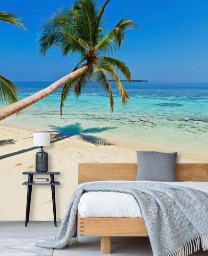 blå och sandig tropisk strand tapetväggmålning kallad Palm Fringed Beach för hem och företag blå och sandig tropisk strand tapetväggmålning kallad Palm Fringed Beach för hem och företag