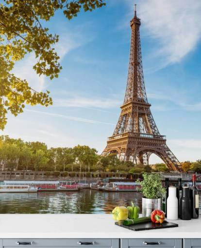 eiffeltårnet på en solskinsdag tapet eiffeltårnet på en solskinsdag tapet