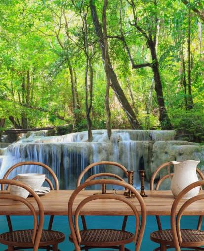 blauwe en groene aanpasbare watervalbehangmuurschildering genaamd Erawan Waterfall, Thailand voor kantoren, slaapkamers en woonkamers blauwe en groene aanpasbare watervalbehangmuurschildering genaamd Erawan Waterfall, Thailand voor kantoren, slaapkamers en woonkamers