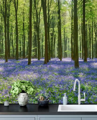 carta da parati murale con foresta blu e verde chiamata Bluebell Forest per camere da letto, salotti e cucine carta da parati murale con foresta blu e verde chiamata Bluebell Forest per camere da letto, salotti e cucine