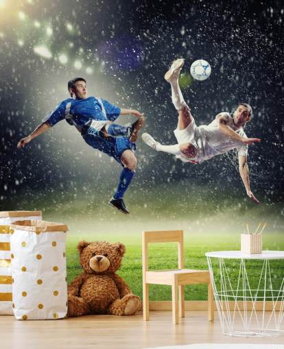 blauwe, groene en witte aanpasbare voetbalbehangmuurschildering genaamd Two Football Players Striking the Ball voor de kinderkamer blauwe, groene en witte aanpasbare voetbalbehangmuurschildering genaamd Two Football Players Striking the Ball voor de kinderkamer