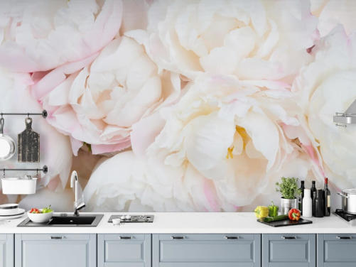 rosa-weiße Blumentapete namens Peony Clouds für Schlafzimmer, Wohnzimmer und Badezimmer