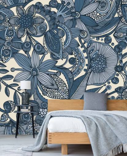 Papel de parede de flores ilustradas em azul e branco Papel de parede de flores ilustradas em azul e branco