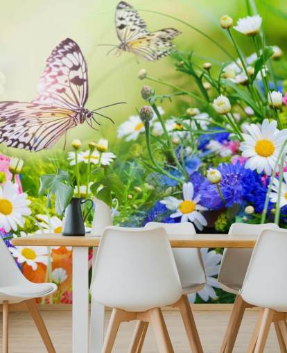 blå, grønne og hvite tilpassbare sommerfugler tapetmaleri kalt Sommerfugler og blomster for bedrifter, omsorgsboliger og korridorer blå, grønne og hvite tilpassbare sommerfugler tapetmaleri kalt Sommerfugler og blomster for bedrifter, omsorgsboliger og korridorer