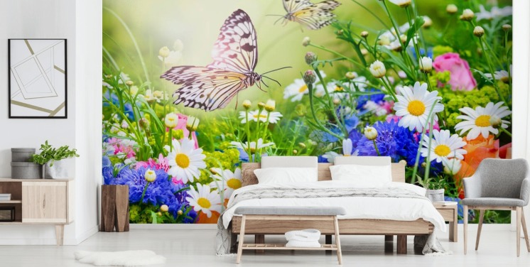 mural de papel pintado de mariposas personalizable azul, verde y blanco llamado Mariposas y flores para negocios, residencias de ancianos y pasillos