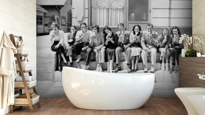 Carta da parati vintage in bianco e nero con foto di persone che mangiano gelato
