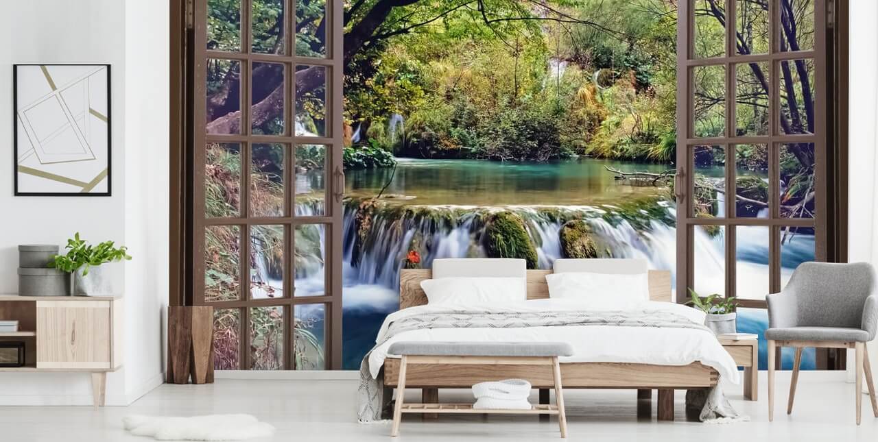 Decorazione murale con piccola cascata vista dalla finestra Decorazione murale con piccola cascata vista dalla finestra