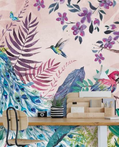 Di Brookesin violetti ja sininen trooppinen riikinkukko-taustakuvamaalaus nimeltä Tropical Peacock makuuhuoneisiin ja olohuoneisiin Di Brookesin violetti ja sininen trooppinen riikinkukko-taustakuvamaalaus nimeltä Tropical Peacock makuuhuoneisiin ja olohuoneisiin