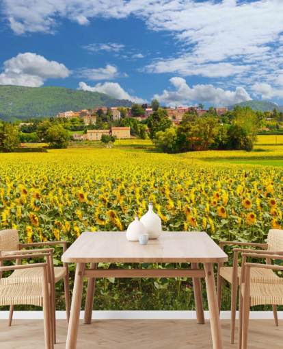 Sonnenblumen auf einem Feld mit rustikaler Haustapete Sonnenblumen auf einem Feld mit rustikaler Haustapete