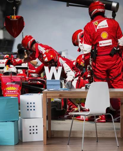 punainen mukautettava formula 1 -taustakuvamaalaus nimeltä Sebastian Vettel Malaysia 15 makuuhuoneisiin ja kotitoimistoihin punainen mukautettava formula 1 -taustakuvamaalaus nimeltä Sebastian Vettel Malaysia 15 makuuhuoneisiin ja kotitoimistoihin