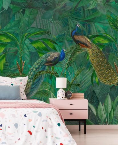 grüne individuelle Pfauentapete namens Peacock Paradise Jungle von Andrea Haase für Schlafzimmer oder Wohnzimmer grüne individuelle Pfauentapete namens Peacock Paradise Jungle von Andrea Haase für Schlafzimmer oder Wohnzimmer