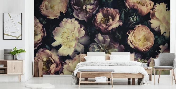 lila anpassningsbar blommig väggmålning kallad Purple Roses för sovrum, vardagsrum och matsalar