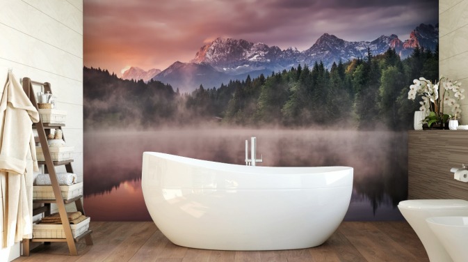 Decorazione murale con tramonto sul lago nebbioso