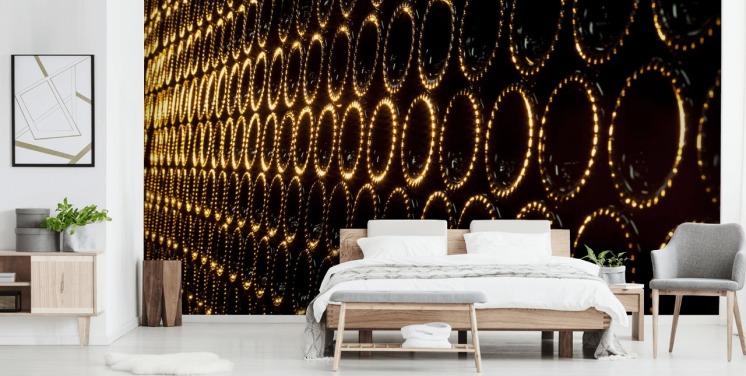 Decorazione murale con vino impilato