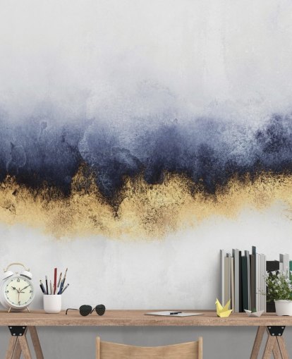 abstrakte Wandtapete in Marineblau, Gold und Weiß namens Blue Mist von Elisabeth Fredriksson für Schlafzimmer oder Wohnzimmer abstrakte Wandtapete in Marineblau, Gold und Weiß namens Blue Mist von Elisabeth Fredriksson für Schlafzimmer oder Wohnzimmer