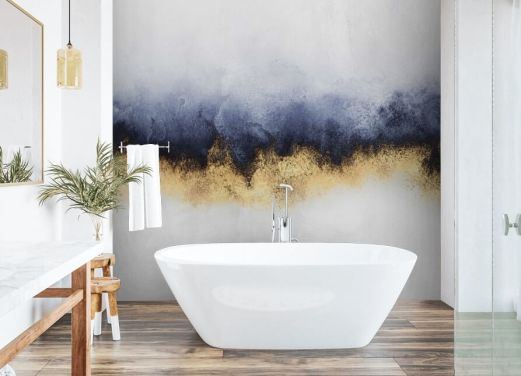 abstrakte Wandtapete in Marineblau, Gold und Weiß namens Blue Mist von Elisabeth Fredriksson für Schlafzimmer oder Wohnzimmer