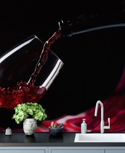 Carta da parati con vino rosso in vetro Carta da parati con vino rosso in vetro