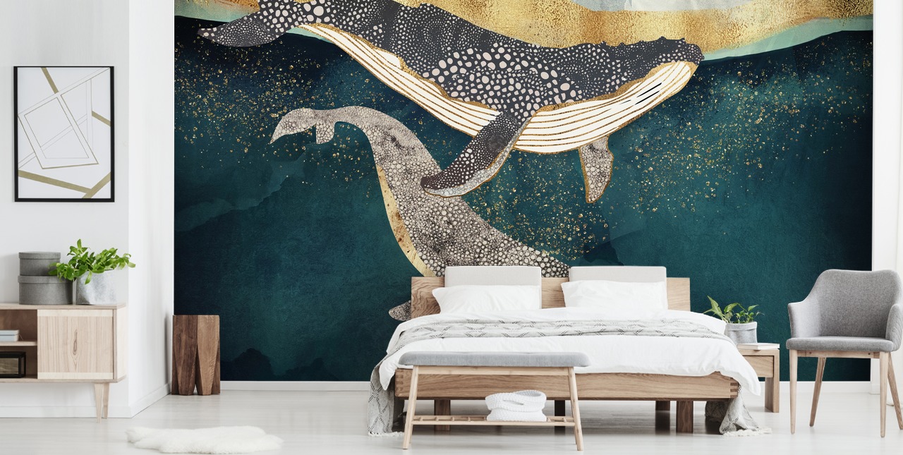 marinblå och guld anpassad valtapet väggmålning kallad Bond II av SpaceFrog Designs för vardagsrum eller sovrum