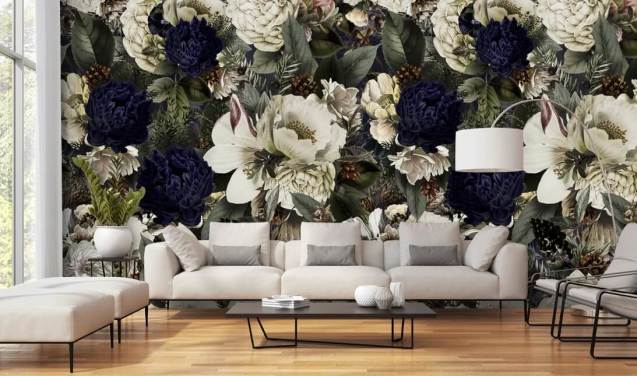 mørkeblått og hvitt blomstertapet veggmaleri kalt Midnight Bouquet av Uta Naumann for soverom