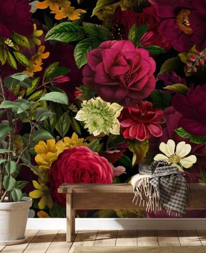 mural de papel pintado floral morado, rosa y verde llamado Pink Rose Jungle de Uta Naumann para dormitorios y salas de estar mural de papel pintado floral morado, rosa y verde llamado Pink Rose Jungle de Uta Naumann para dormitorios y salas de estar