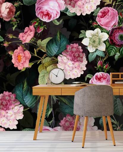 Decorazione murale con rose rosa e foglie verdi Decorazione murale con rose rosa e foglie verdi