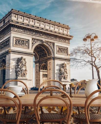 Arc de Triomphe on a Sunny Day Wallpaper Arc de Triomphe on a Sunny Day Wallpaper