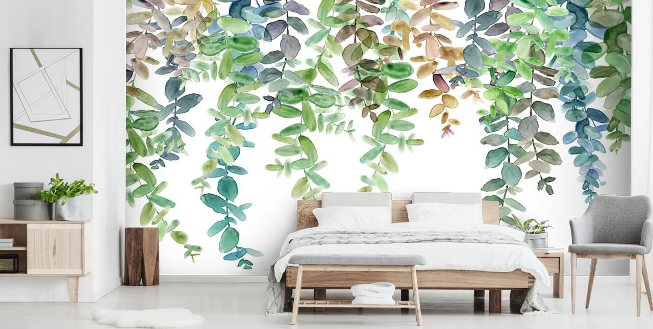 Grün-weiße botanische Wandtapete namens Hanging Eucalyptus von Carol Robinson für Wohnzimmer, Küchen und Schlafzimmer