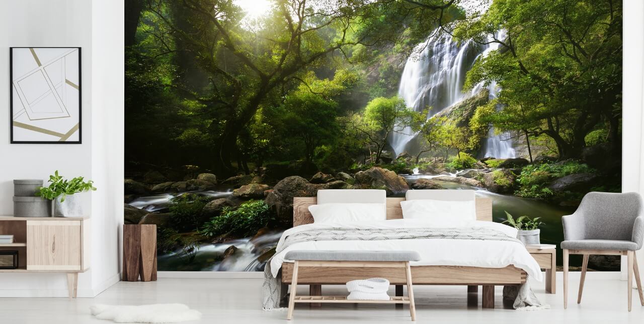 Berg Wasserfall und Stream Fototapete
