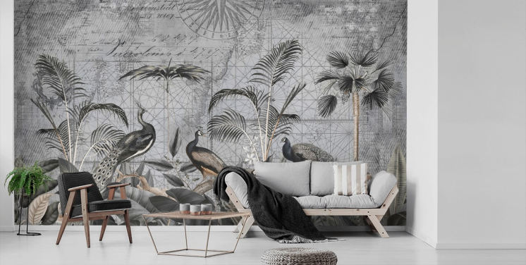 Grau illustrierte Pfauentapete namens Peacocks Clan 4 von Andrea Haase für Schlafzimmer und Wohnzimmer