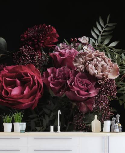 lyserøde og røde blomster på sort baggrund tapet lyserøde og røde blomster på sort baggrund tapet