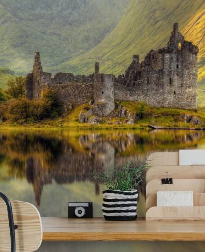 Skotlannin linnan rauniot Loch tapetti Skotlannin linnan rauniot Loch tapetti