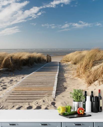 carta da parati murale da spiaggia personalizzabile blu e oro chiamata Windswept Beach Boardwalk per sale da pranzo o cucine carta da parati murale da spiaggia personalizzabile blu e oro chiamata Windswept Beach Boardwalk per sale da pranzo o cucine