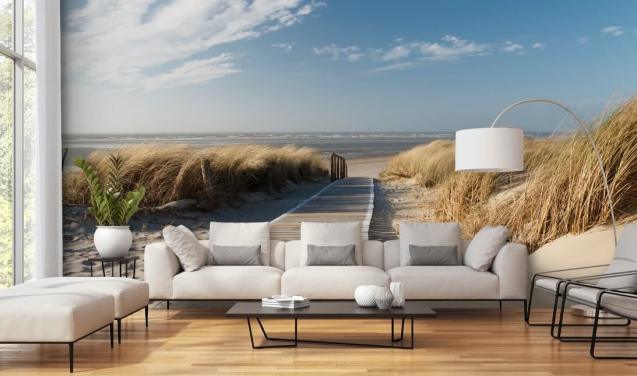 blauwe en gouden aanpasbare strandbehangmuurschildering genaamd Windswept Beach Boardwalk voor eetkamers of keukens