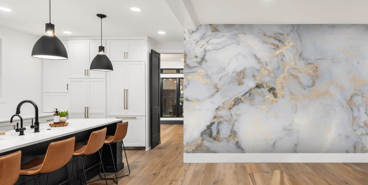 råhvid og guldfarvet tilpasselig marmortapet vægmaleri kaldet Decadent Marble til køkkener, badeværelser eller soveværelser
