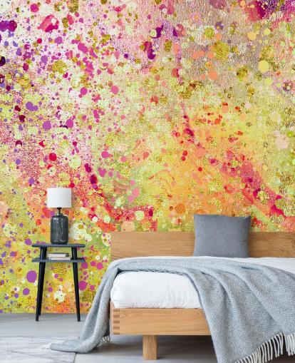 Wandbild „Burst of Joy“ von Lara Skinner mit abstrakter Spritzfarbe in Rosa, Lila und Gold für Schlafzimmer Wandbild „Burst of Joy“ von Lara Skinner mit abstrakter Spritzfarbe in Rosa, Lila und Gold für Schlafzimmer