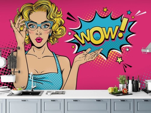 Pop-Art-Tapete mit Aufschrift „Lady Saying Wow“ in Rosa, Blau und Gelb