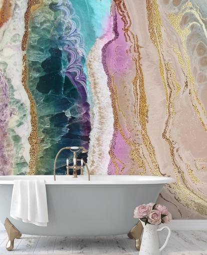 lilla, rosa og gull tilpassbart geodetapetveggmaleri kalt Rock Pool Beach av Lara Skinner for salonger lilla, rosa og gull tilpassbart geodetapetveggmaleri kalt Rock Pool Beach av Lara Skinner for salonger