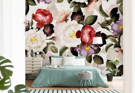 papel pintado floral blanco, rosa y morado