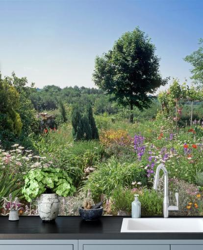 Décoration murale d'un jardin anglais pittoresque en été Décoration murale d'un jardin anglais pittoresque en été