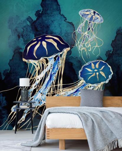 blå och guld maneter tapetväggmålning kallad Floating Jellyfish III av SpaceFrog Design för sovrum, badrum och korridorer blå och guld maneter tapetväggmålning kallad Floating Jellyfish III av SpaceFrog Design för sovrum, badrum och korridorer