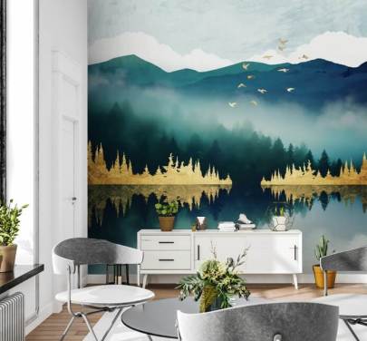 SpaceFrog Designsin sinivihreä, laivastonsininen ja kultainen abstrakti järvi- ja vuoren taustakuvamaalaus nimeltä Mist Reflection