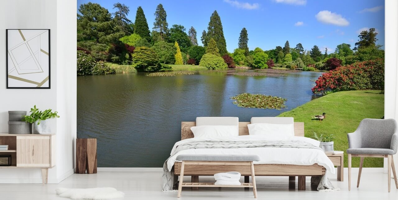 Grote vijver in tuinpark muurschildering
