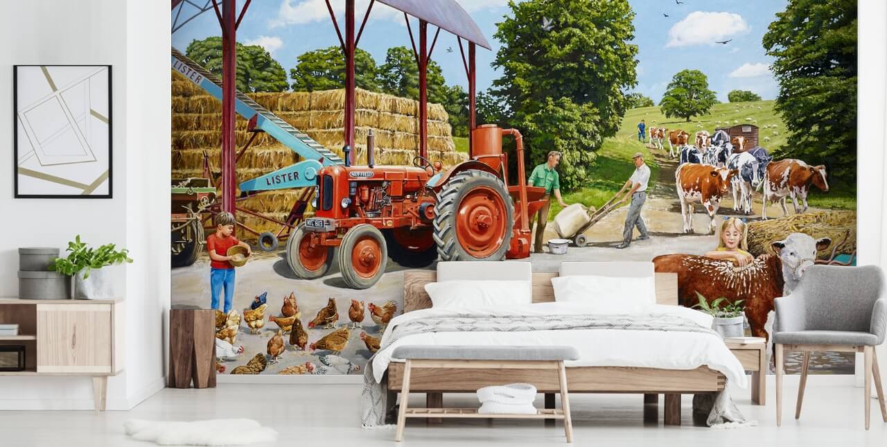 gårdsgård med kycklingar, kor och bondens familj tapeter