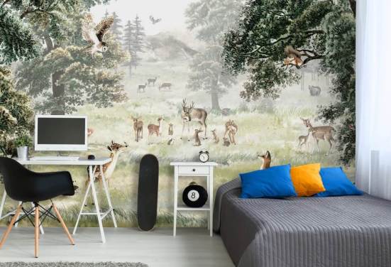 geïllustreerd behang met bos en wezens voor de kinderkamer